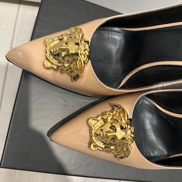Authentic Versace Medusa heels - Picture 8 of 9